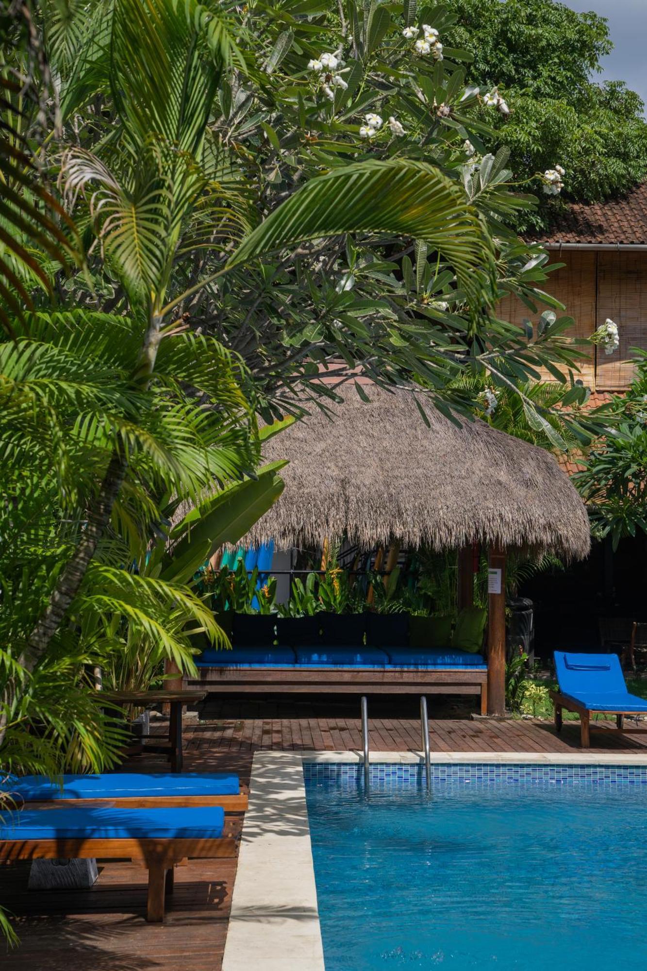Easy Surf Camp Kuta (Bali)