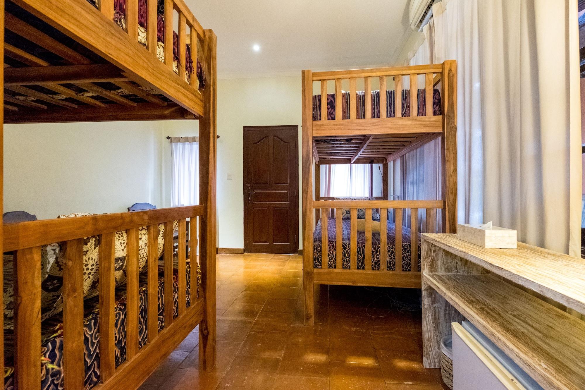Easy Surf Camp Hotel 3*