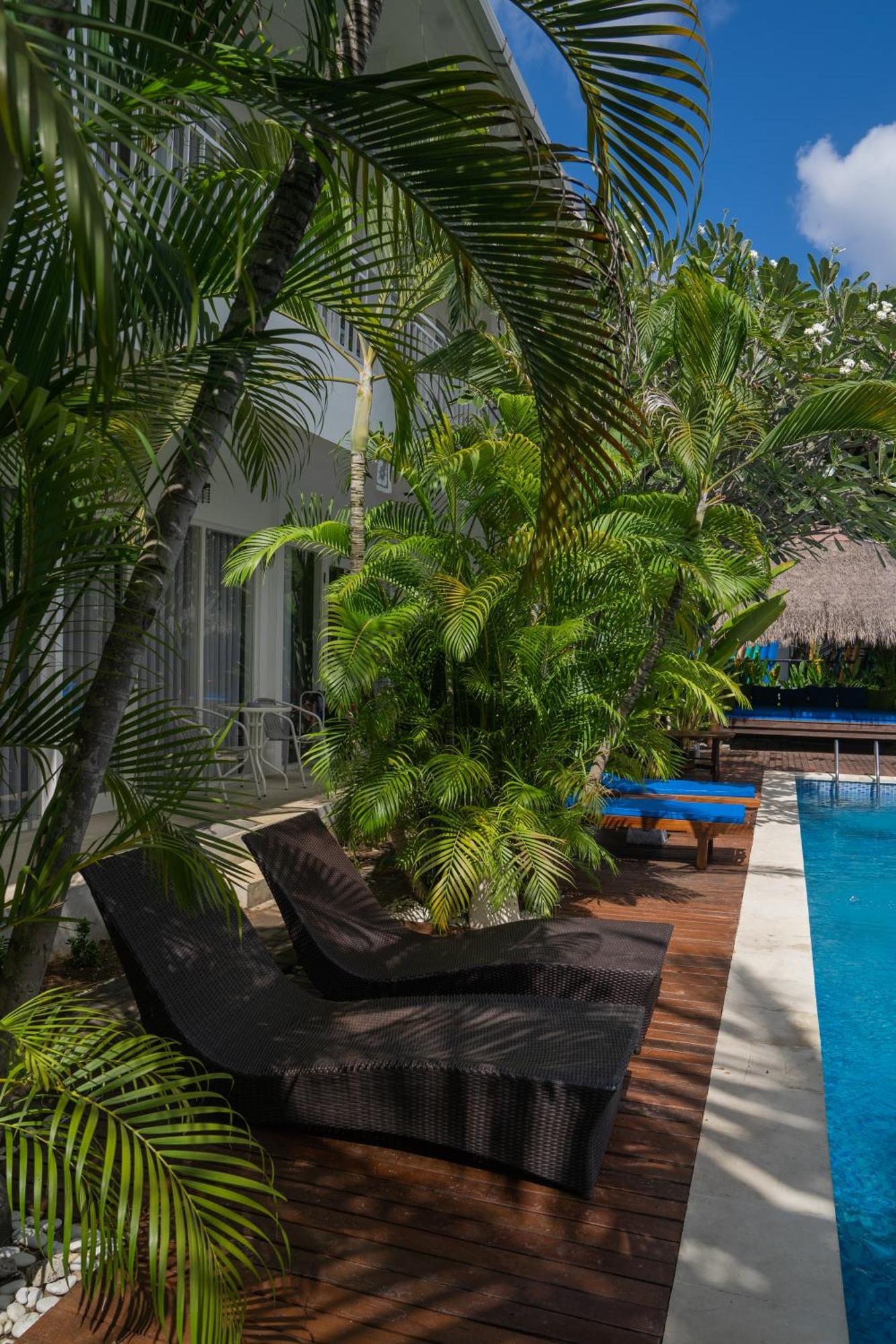Hotel Easy Surf Camp 3*