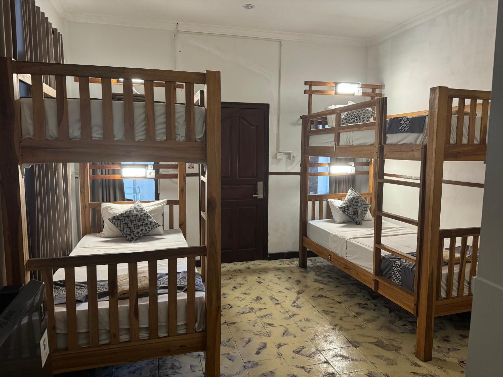 Easy Surf Camp Hotel Kuta (Bali)