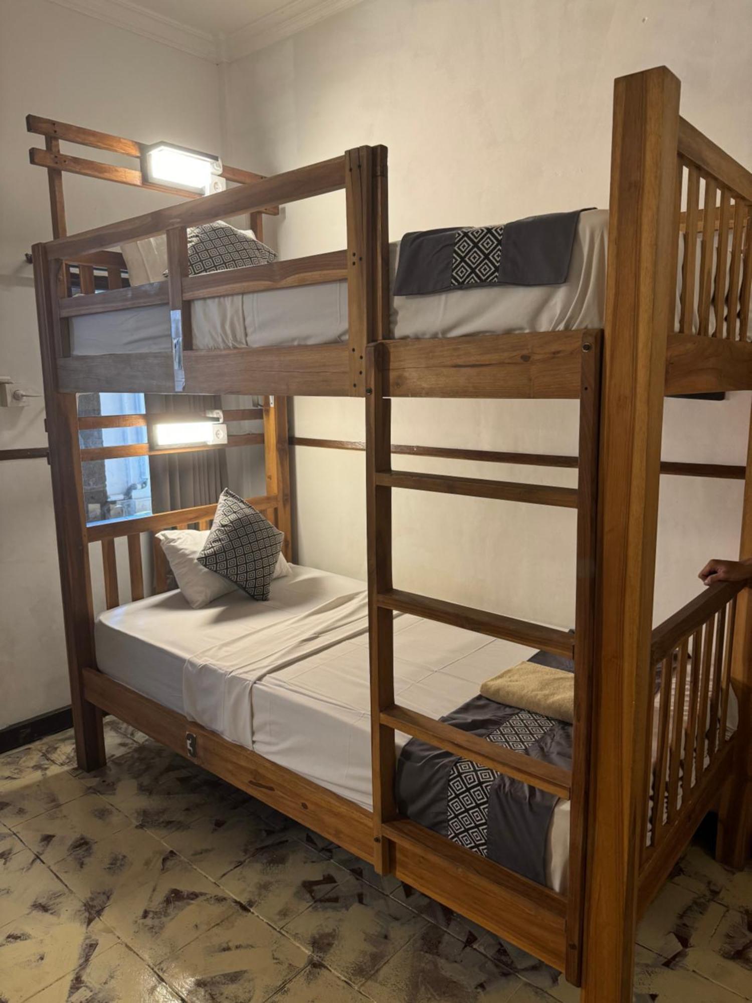 Hotel Easy Surf Camp Kuta (Bali)